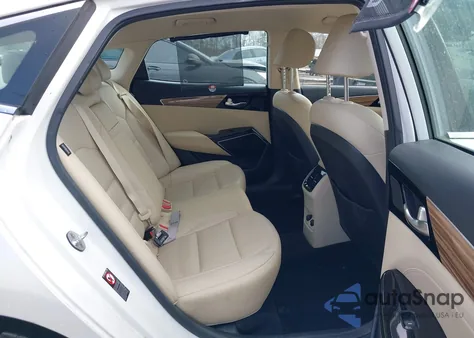 2017 Kia Cadenza Premium из США, поврежденный, VIN KNALB4J18H5086997